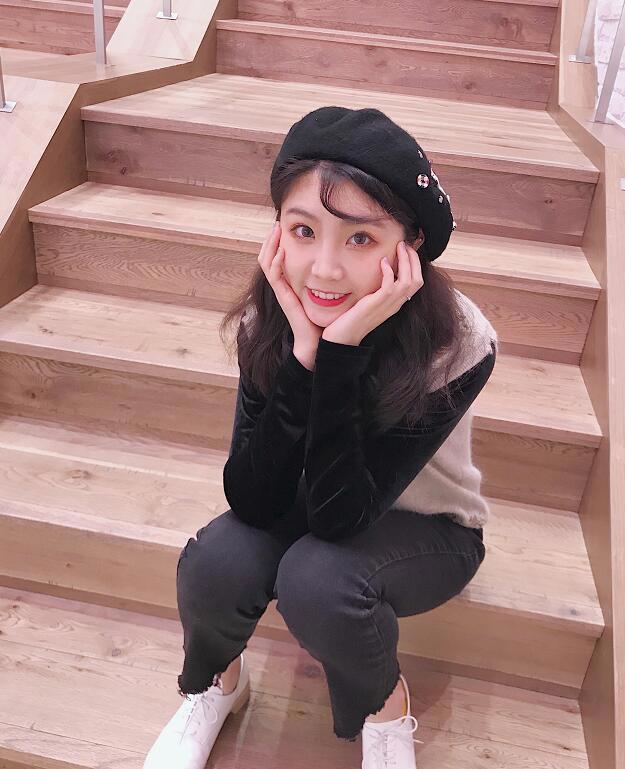 抖音爆胎草莓粥个人资料简介 穿衣达人爆胎儿微博照片生活照