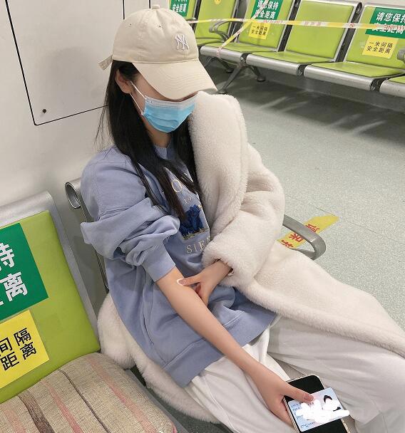 网红都美竹照片写真生活照，因爆料吴亦凡事件走红，颜值和身材都很棒