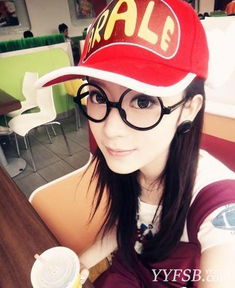 YY主播2080毒药卖萌照片