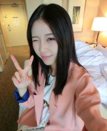 斗鱼Pc冷--冷个人资料简介 冷雨萱直播间照片