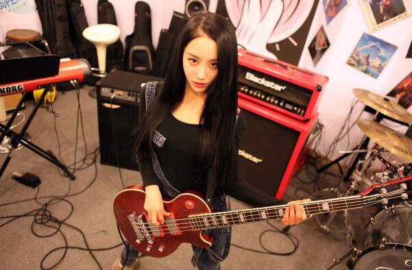 曝架子鼓女神雅妍做外围女 韩国组合雅妍个人资料