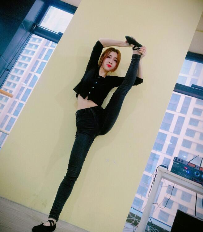 YY舞蹈主播子牙个人资料，燃舞蹈子牙性感福利写真，音豪7103子牙A类照片