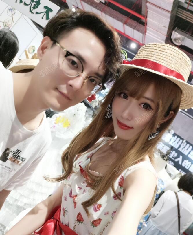 虎牙狗哥个人资料，户外主播狗子画背景直播间，加入血色公会回归开播