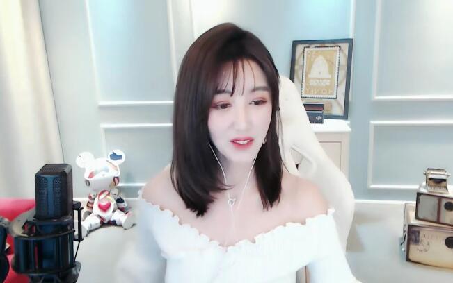 舞帝静静榜单进入YY第一，直播间财团34位万元榜，一姐称号坐实