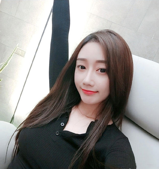 虎牙织梦西子baby个人资料，模特出身及颜值身材，个人写真舞蹈图片