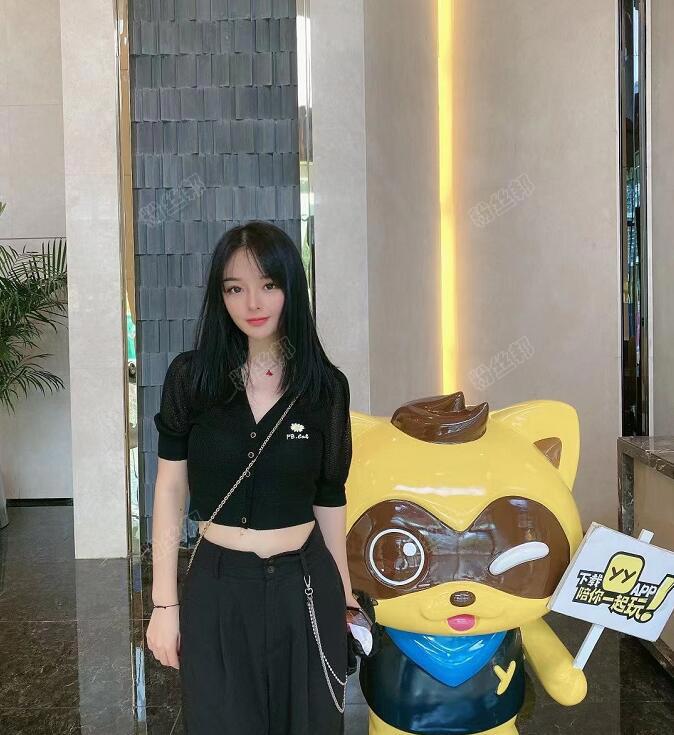 抖音鱼闪闪个人资料简介，快手鱼闪闪走红原因，她在YY直播的变化是什么