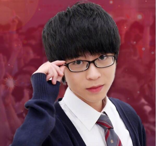 嗨氏个人资料简介 斗鱼直播嗨氏直播间微博照片