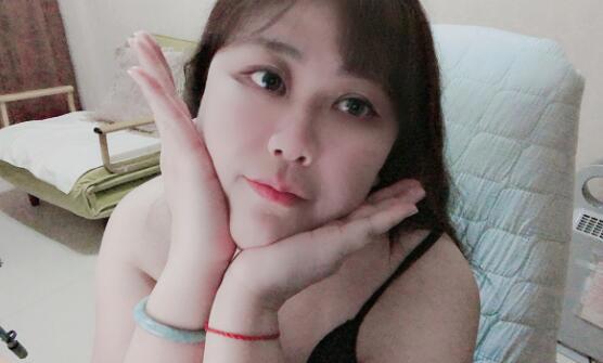 乔碧萝近况照片，已放弃“身材管理”，明显发福更显老了！