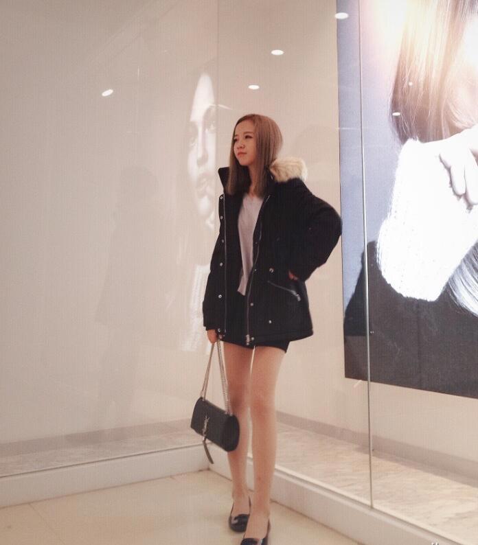 抖音美女莉哥o3o个人资料简介 莉哥o3o照片直播间微博写真生活照