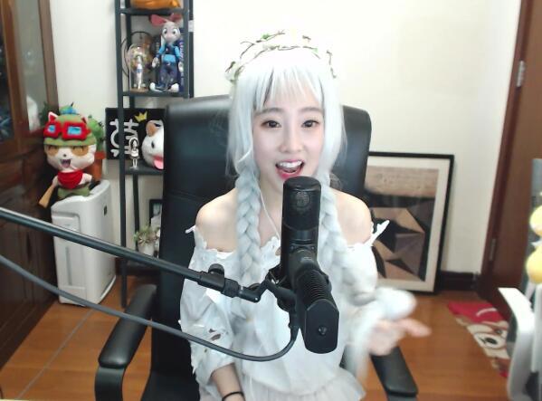 斗鱼狗哥今年最犯的最致命错误,攻击阿冷毁谤001以及四折火箭