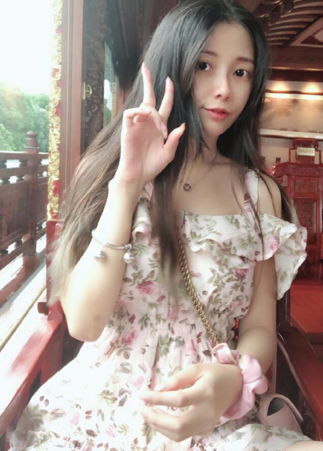 企鹅一姐桃豆豆个人资料简介 英雄联盟主播桃豆豆直播间微博图片