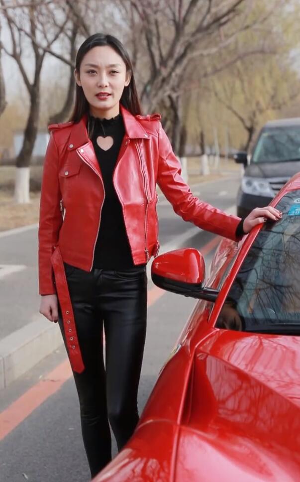 抖音玩车女神个人资料简介与宛如是同一人 玩车女神微博生活照图