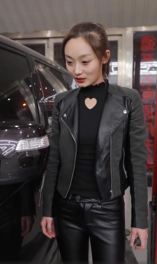 抖音玩车女神个人资料简介与宛如是同一人 玩车女神微博生活照图