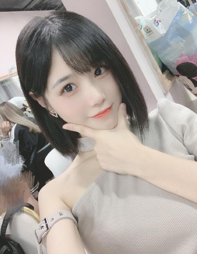 GNZ48卢静个人资料,因直播间喊救命啊事件再次走红,卢静生活照图片