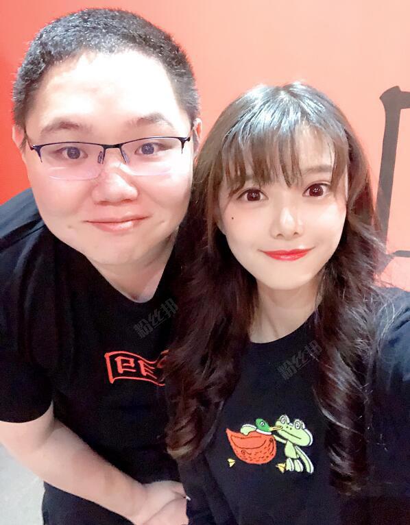 斗鱼主播lol解说骆歆个人资料简介，骆雨婷生活照衣服滑落GIF事件