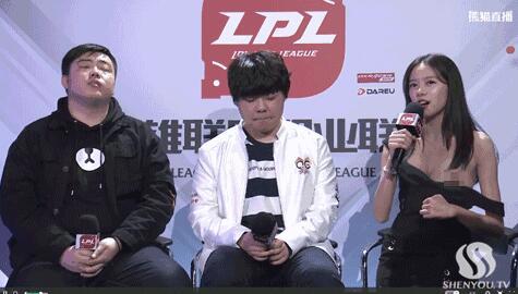 斗鱼主播lol解说骆歆个人资料简介，骆雨婷生活照衣服滑落GIF事件