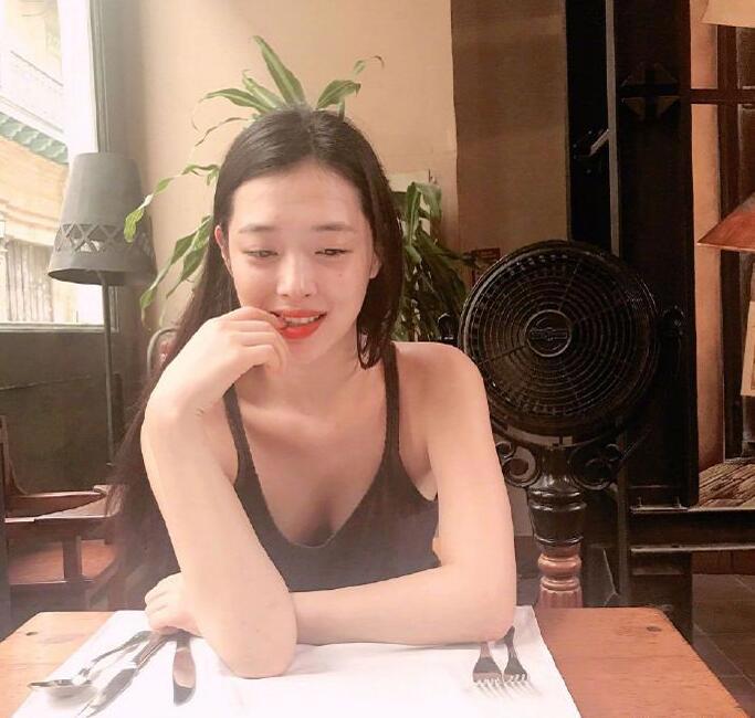 警方接到雪莉死亡申告，已经确认死亡，抑郁症严重留有遗书