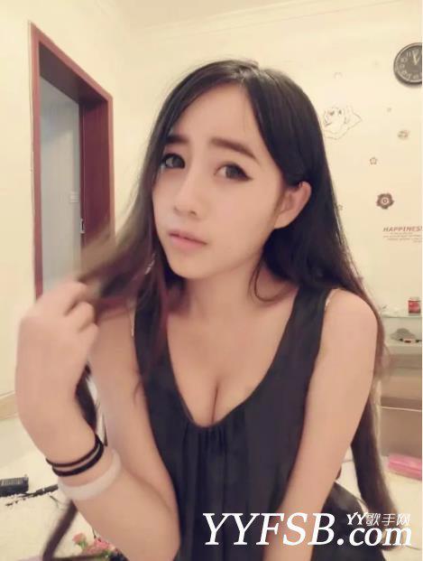 成都胸模网红杨希月回应隆胸传闻