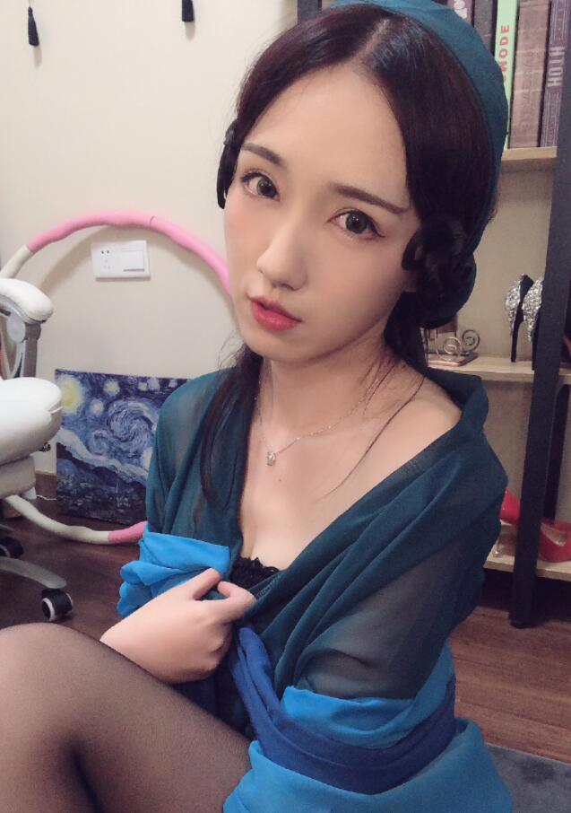 斗鱼贝拉小姐姐性感丝袜美腿福利自拍照套图 网友直呼腿玩年