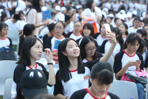 广东哪所高校女神最多 哪些学院男女比例最均衡
