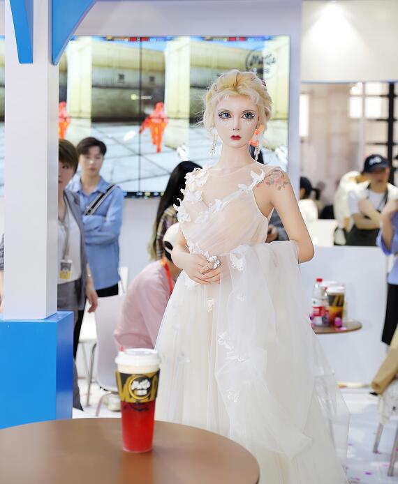 抖音芭比迪丽拉剡佩佩个人资料简介 真人版芭比娃娃本人照片