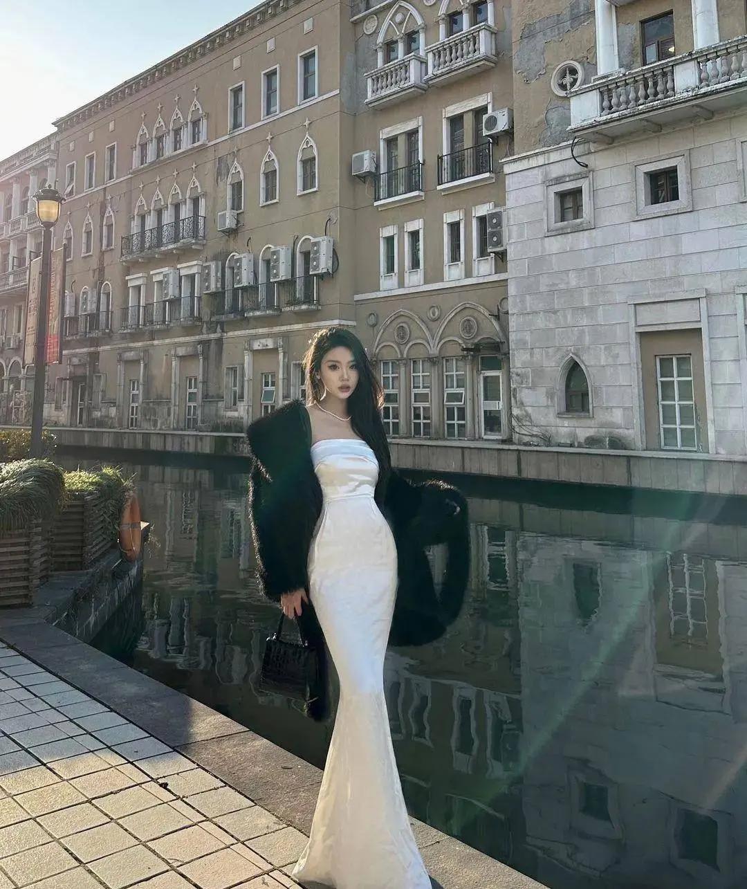 ins网红Audreyz_7大长腿生活照片,钟爱黑丝御姐风格