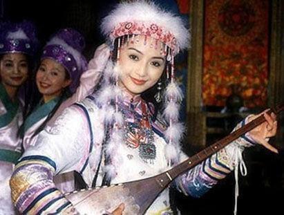 香妃刘丹15年前车祸去世内幕 被甩出车外体无完