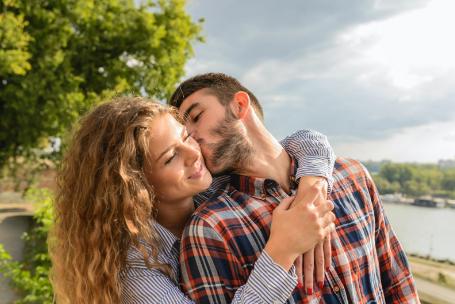 夫妻之间晚上怎么增进感情?试试这4招
