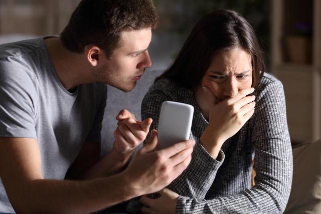 如何找到玩交友软件的情侣?