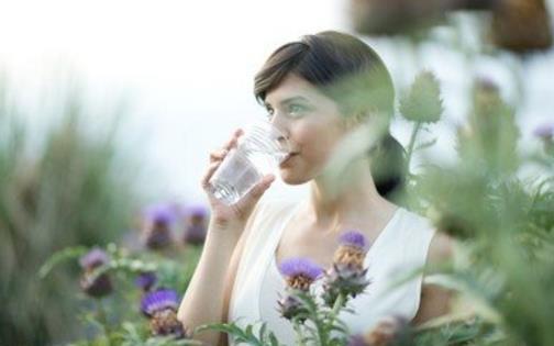 早晨起床“悠着点” 不宜做这4件事 把握住这关键5分钟