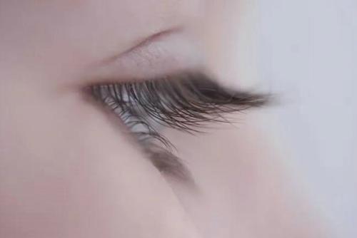 戴了五年美瞳，视力越来越差