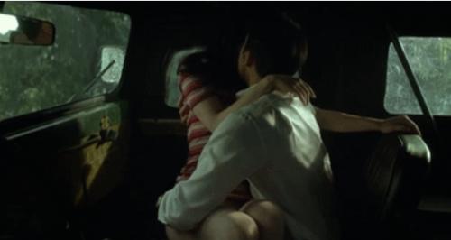 情侣之间车上初体验，地点怎么选