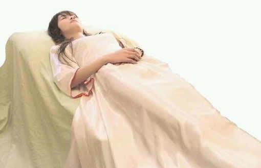 太平间死尸恐怖图片:一个关于真实太平间女尸图片