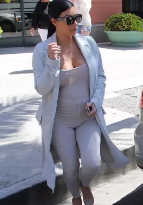 丰满又大的胸美女,世界十大最美胸部一览