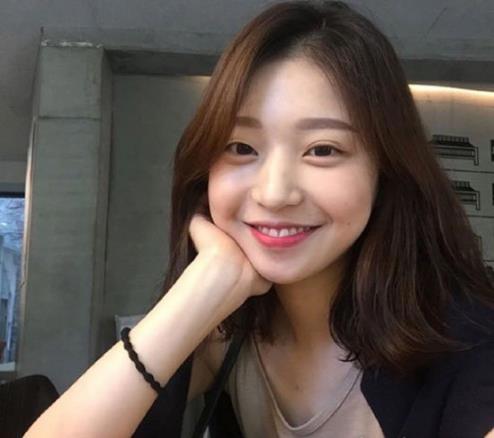 今年最流行瘦脸又减龄的齐肩发烫发发型（图）