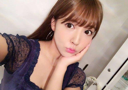 三上悠娅亚资料简介：人气美女三上悠娅亚最新作品图片