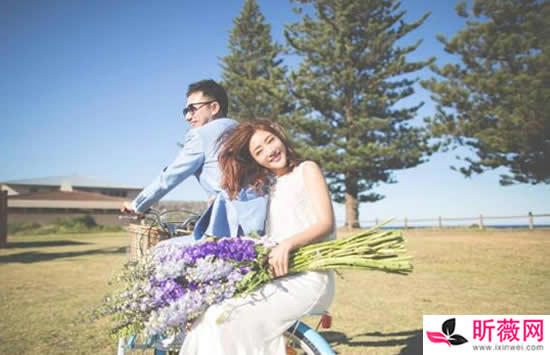 邓家佳老公是谁 邓家佳与富豪老公于岩离婚原因曝光