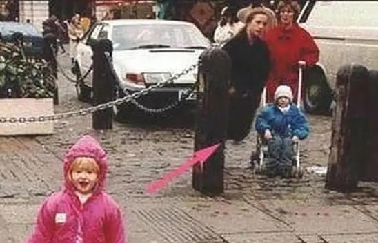 诡异的笑脸图片大全(1990微笑狗图片死了人真的吗)