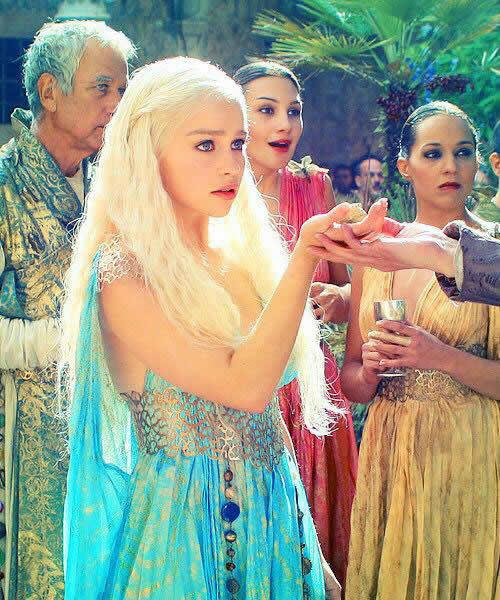 权力的游戏龙妈一至八季污点整理(龙妈早年经历)