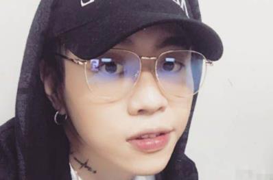 杨文昊忘记关直播是什么梗：杨文昊潮牌叫什么