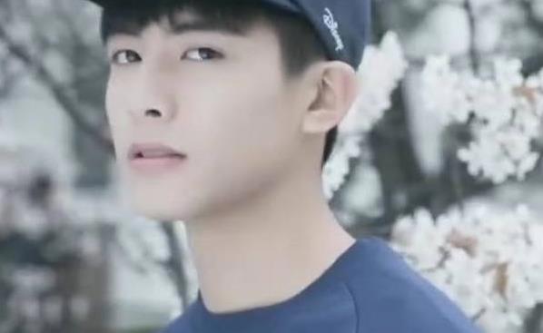 吴谨言男朋友张逸杰,吴谨言个人资料简介家庭