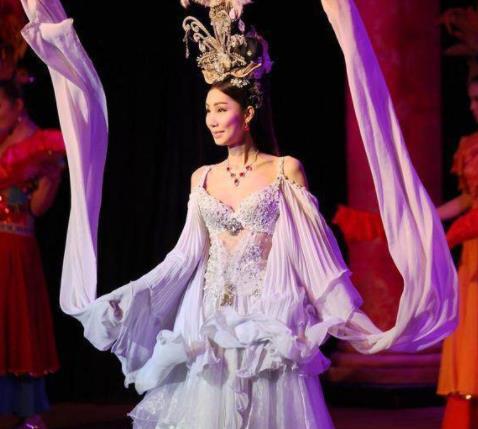 泰国人妖私生活曝光:人妖肤白貌美但十分短暂(图)