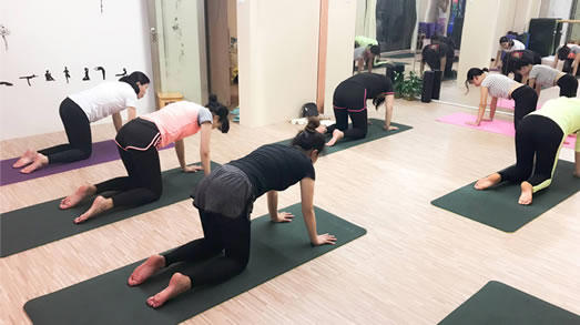 如何当瑜伽教练:想当瑜伽教练这里教你方法