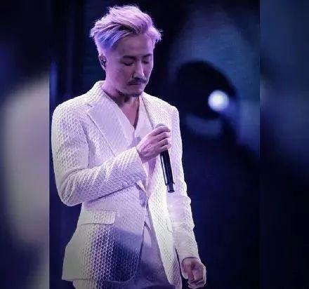 郑中基个人资料简介 郑中基为什么不唱歌了2021