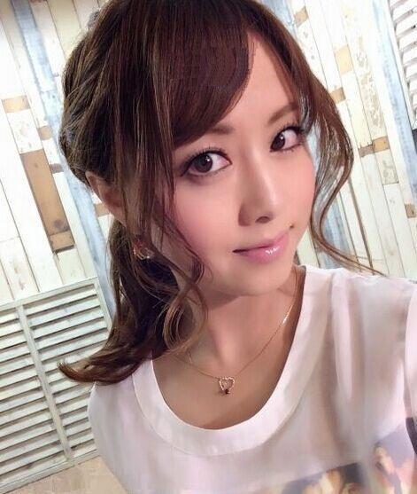 吉泽明步资料背景作品图片：外貌酷似艺人邓丽欣（图）