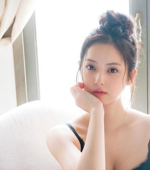 时尚达人分享几款韩式风味丸子头发型图片