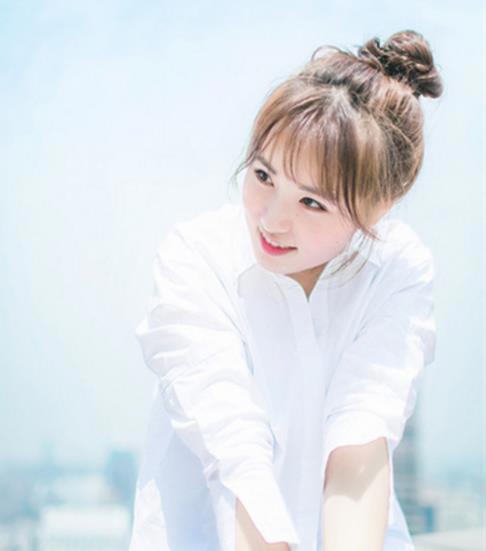 时尚达人分享几款韩式风味丸子头发型图片