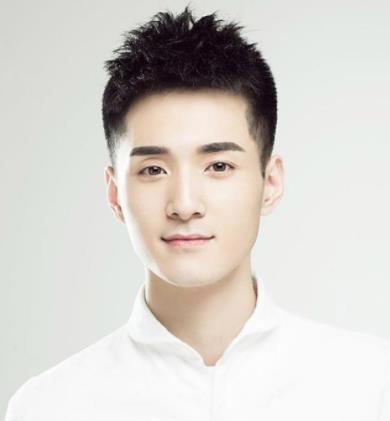 男生短发精神帅气发型欣赏2018（组图）