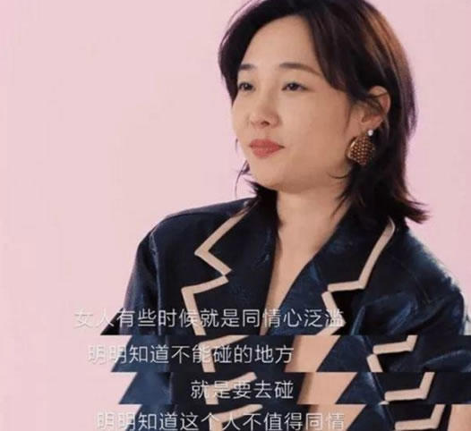 陈羽凡带儿子出游：一旁神秘白衣女子身份引关注