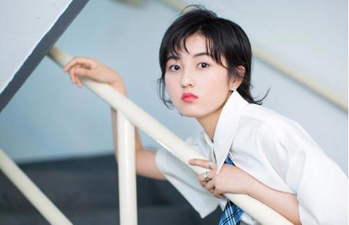 短发发型图片2019女：轻松打造新颖时尚短发型